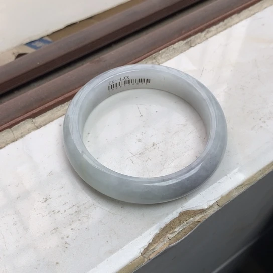 翡翠手镯未镶嵌翡翠手镯