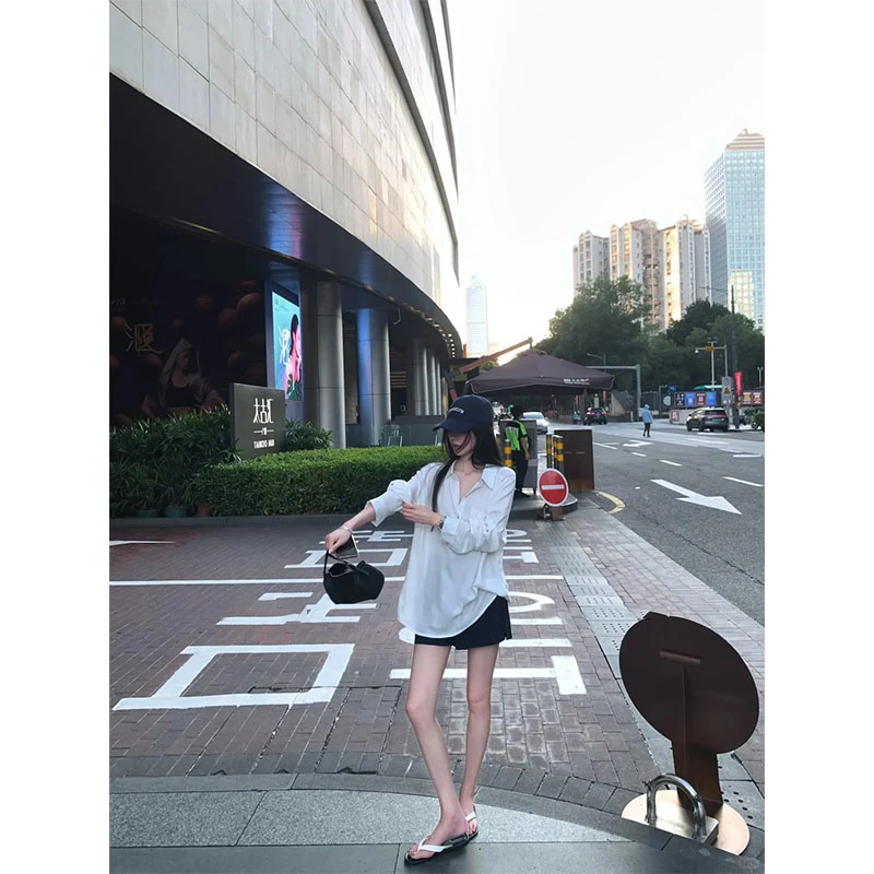 慵懒风宽松V领短袖T恤女夏季2025新款高腰纯色百搭显瘦短裤两件套