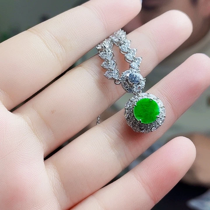 翡翠银S925镶嵌颈饰多样性