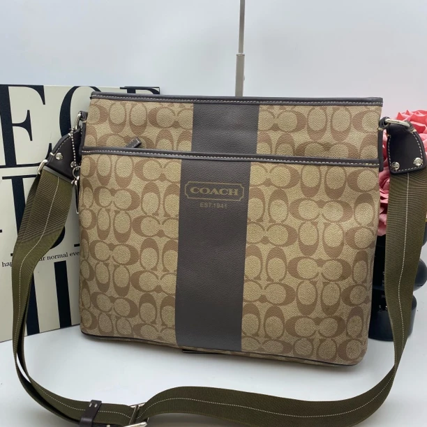 95新 COACH/蔻驰 17599 斜挎包