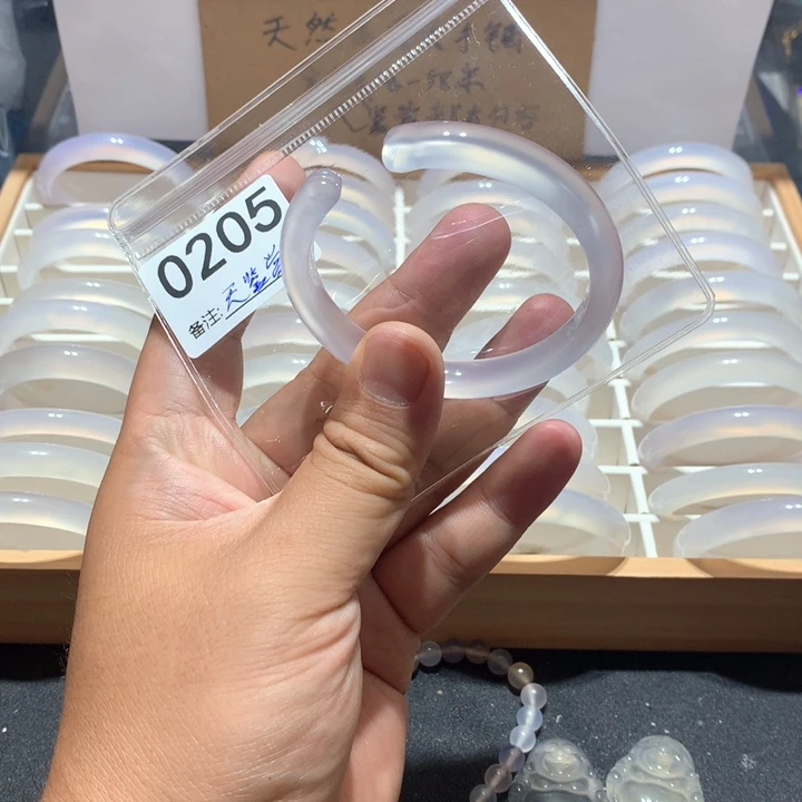 玛瑙/玉髓手镯未镶嵌