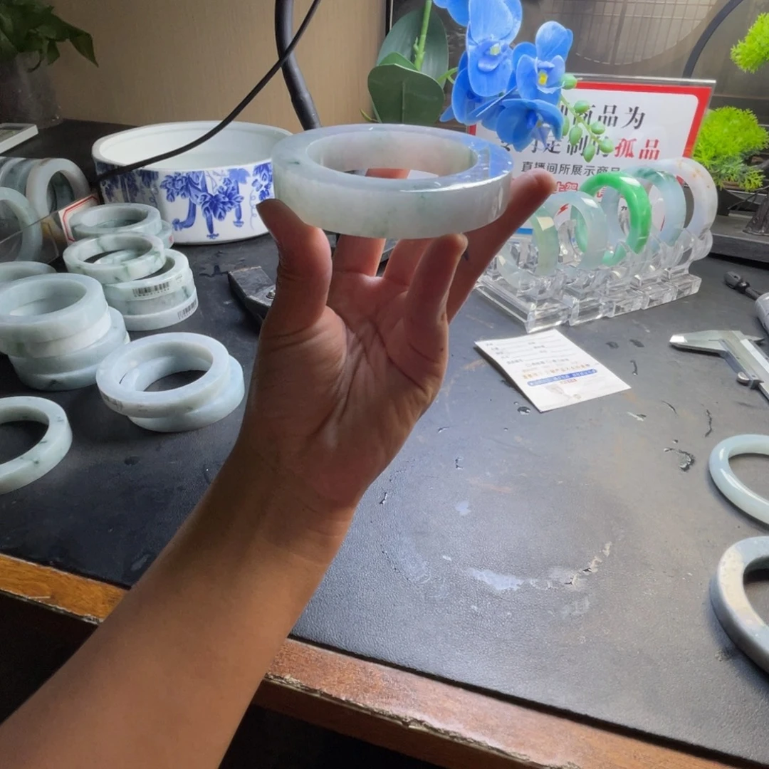 文***定制翡翠未镶嵌手镯多样性选一