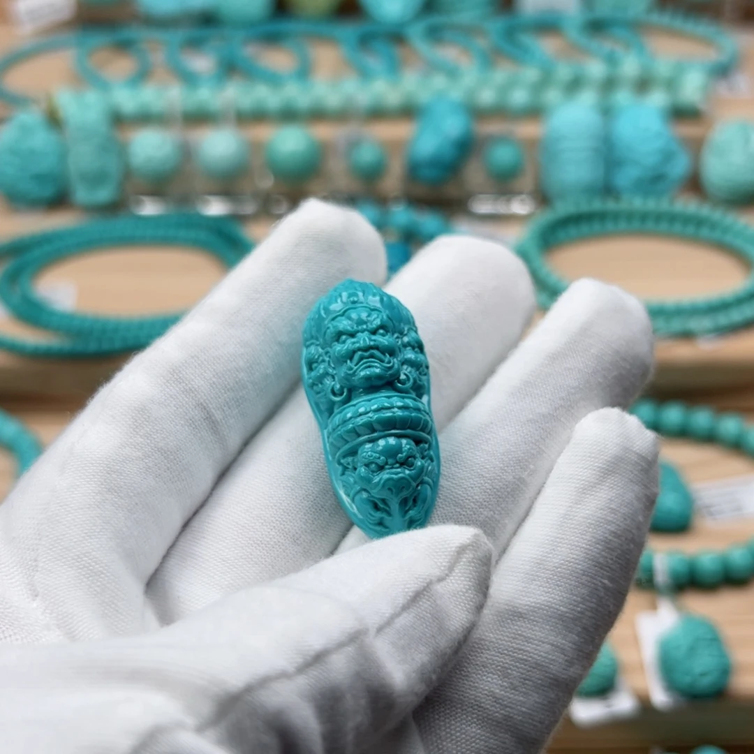 绿松石未镶嵌珠宝奇石