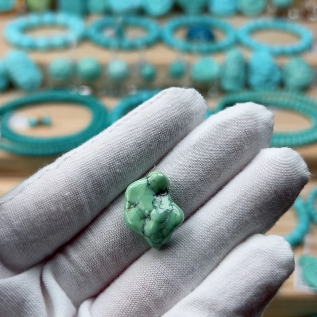 绿松石未镶嵌珠宝奇石