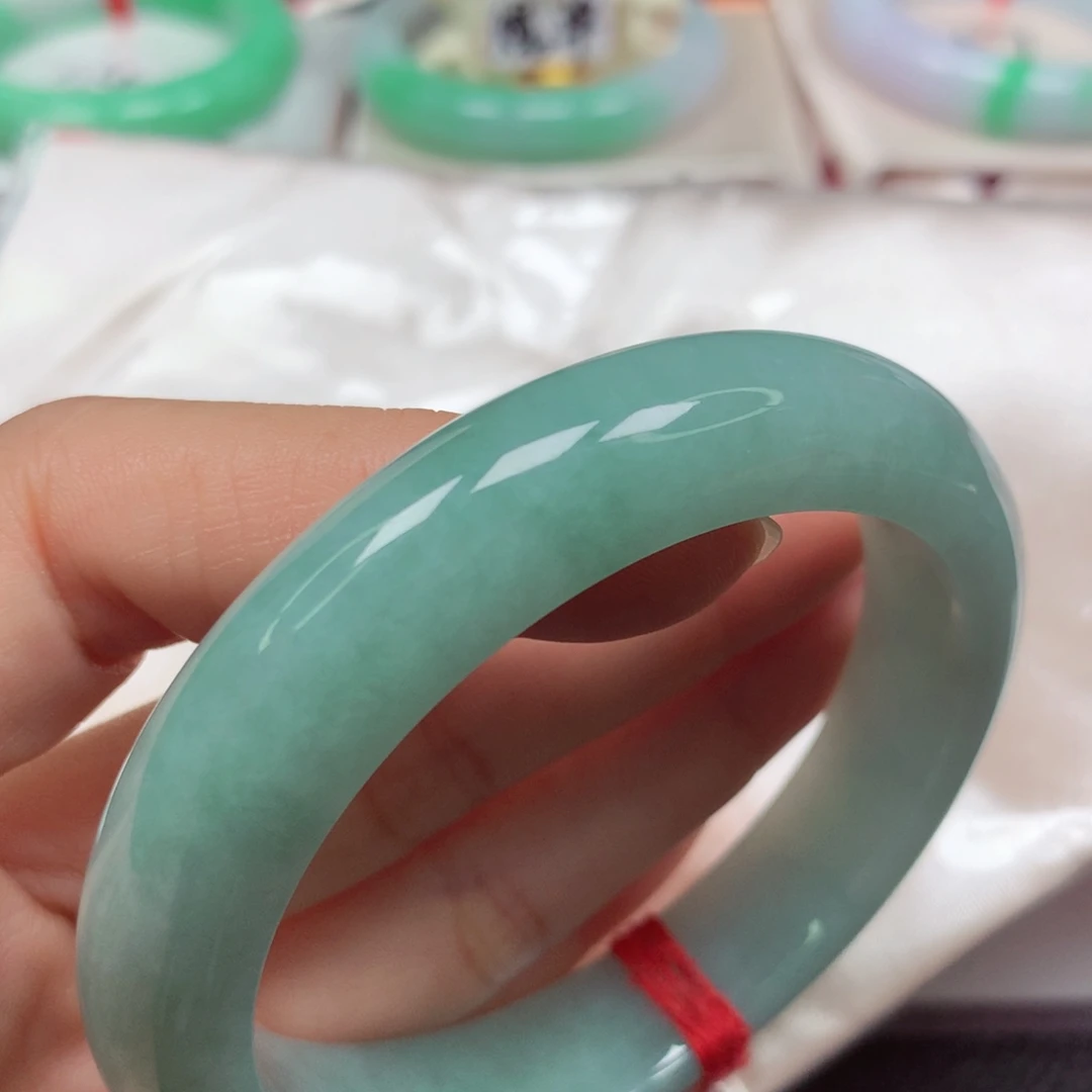 翡翠未镶嵌手镯冰胶润满色果绿5657