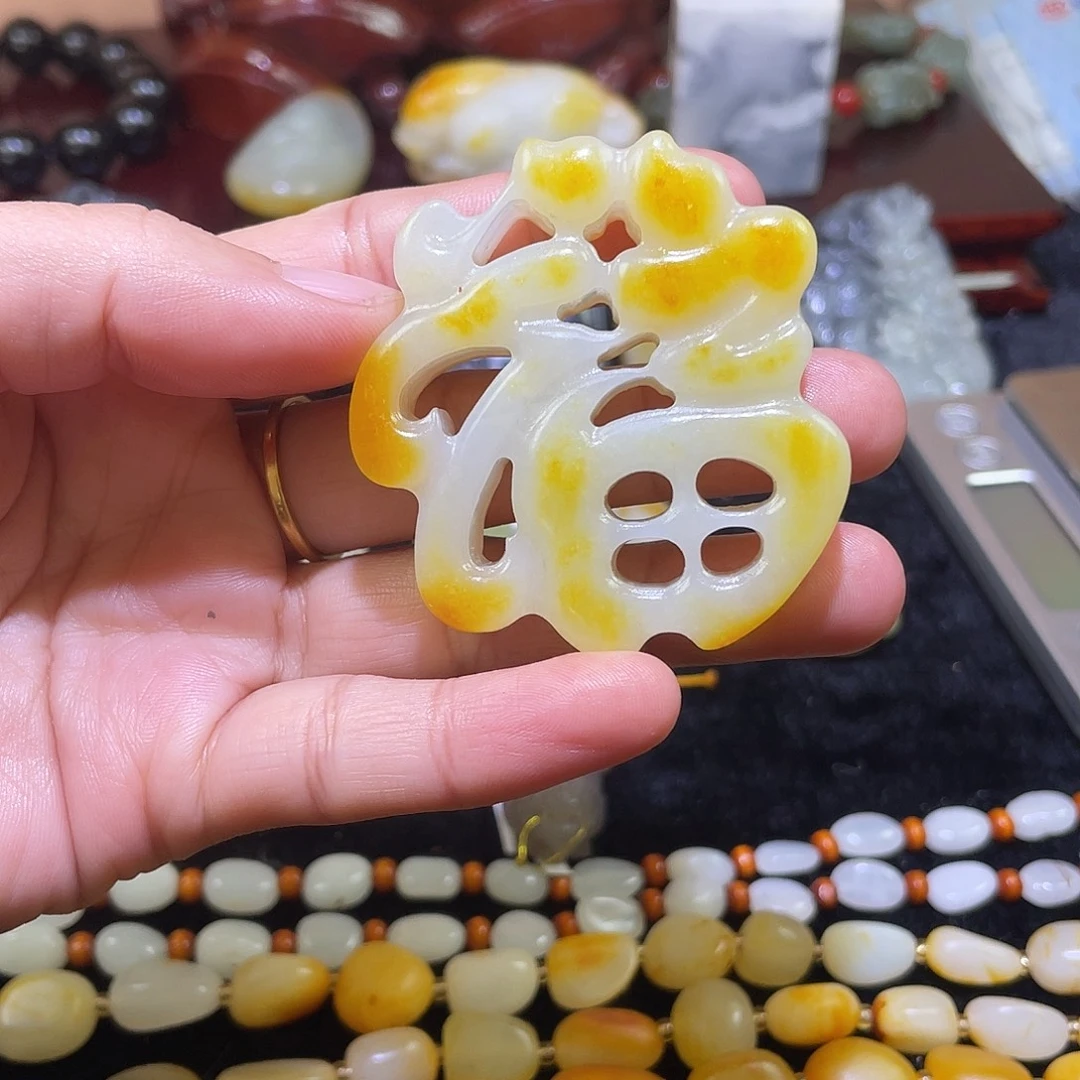 和田玉（糖玉）未镶嵌颈饰