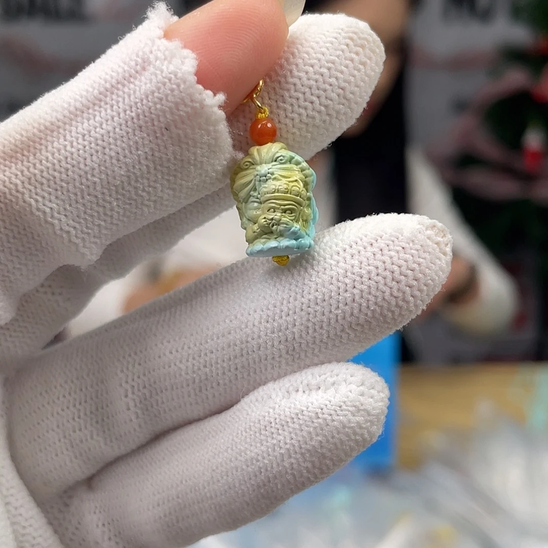 绿松石未镶嵌挂件