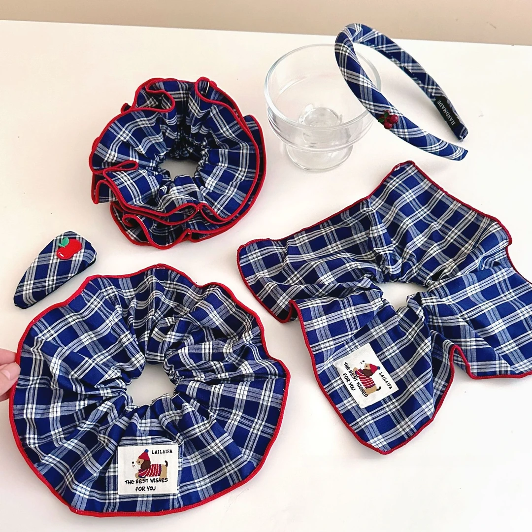 新款学院风网红腊肠狗贴标发圈高级感方巾发圈发箍发夹头饰百搭女