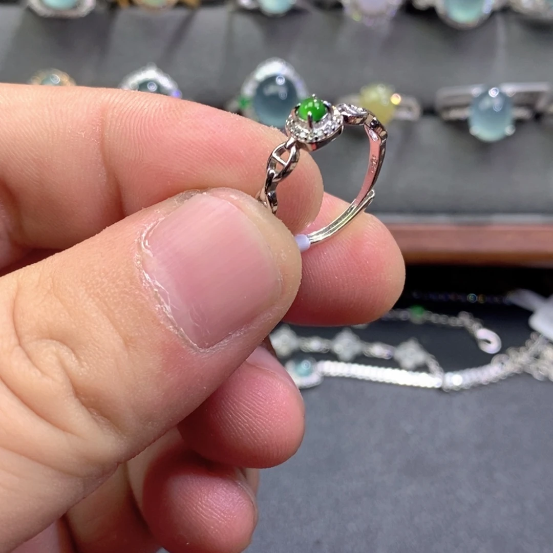 翡翠未镶嵌戒指翡翠