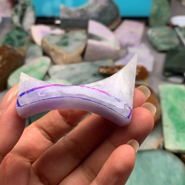 翡翠未镶嵌颈饰翡翠
