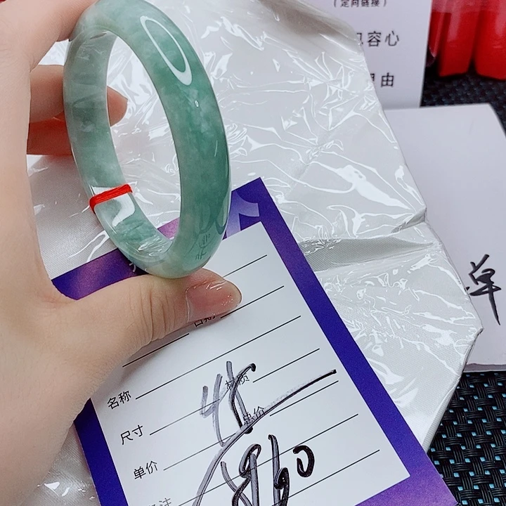 翡翠手镯（圆镯）未镶嵌翡翠