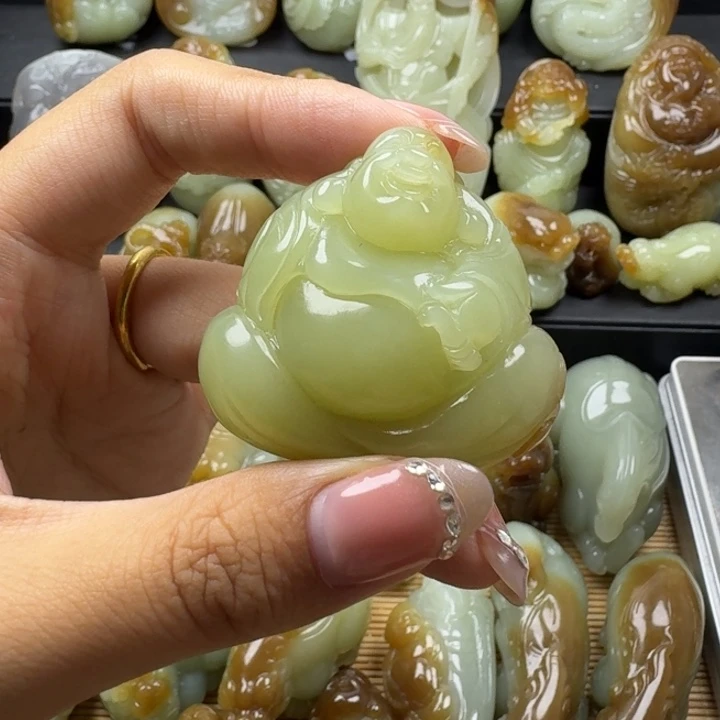 和田玉未镶嵌挂件