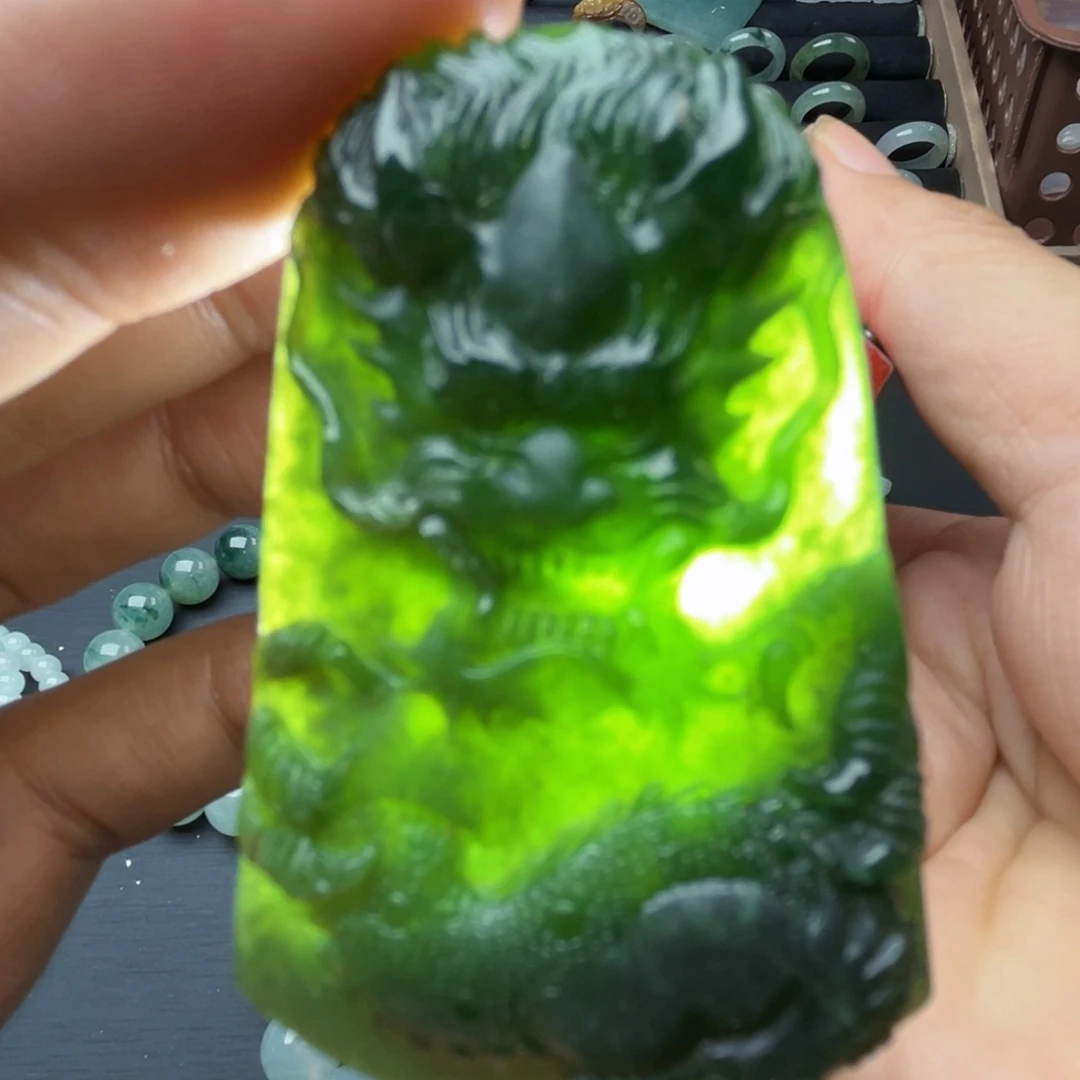 未镶嵌戒指翡翠龙牌