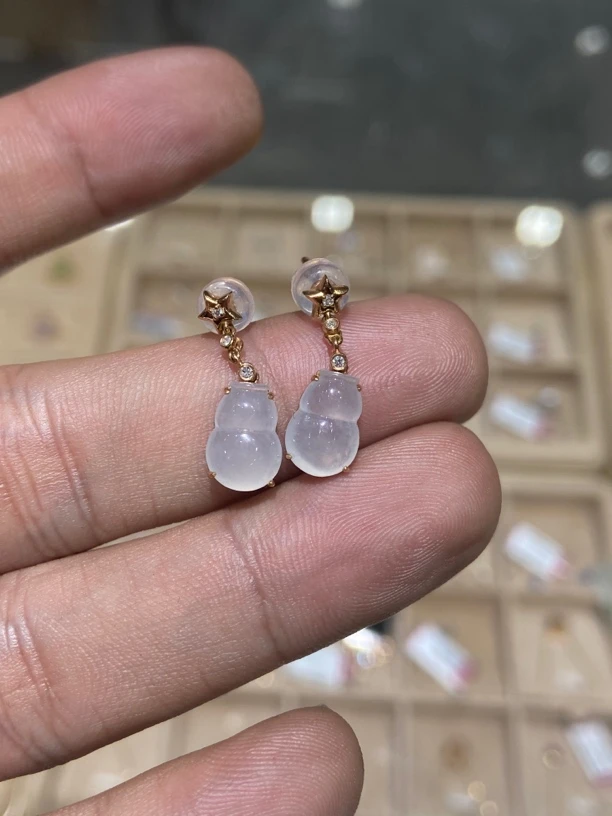 18k金镶嵌翡翠葫芦耳饰