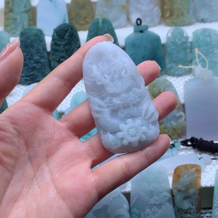 定制翡翠未镶嵌龙牌