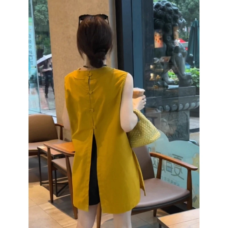 复古单排扣后背开叉圆领衬衫女2025夏季新款宽松中长款无袖上衣