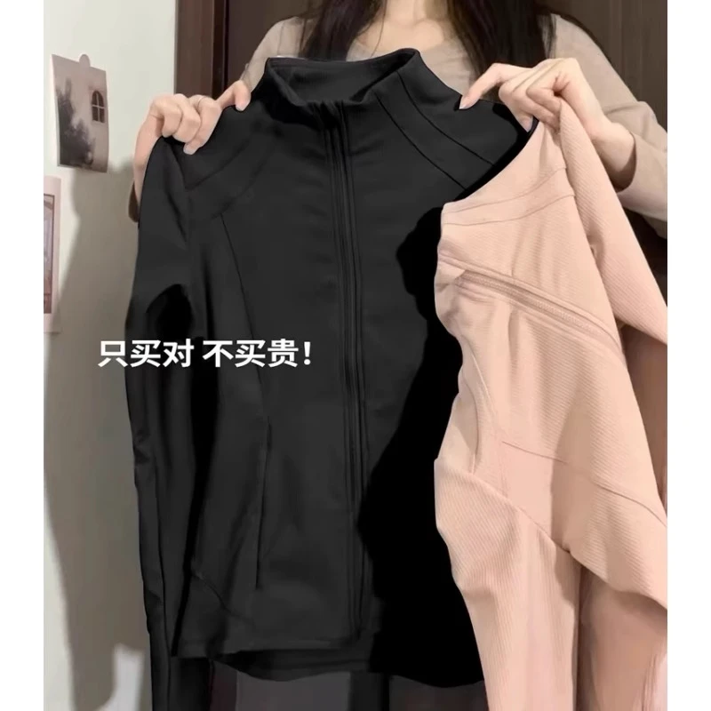 潮流休闲连帽冰丝服女款 2024 年夏季薄款修身短款外套 多色