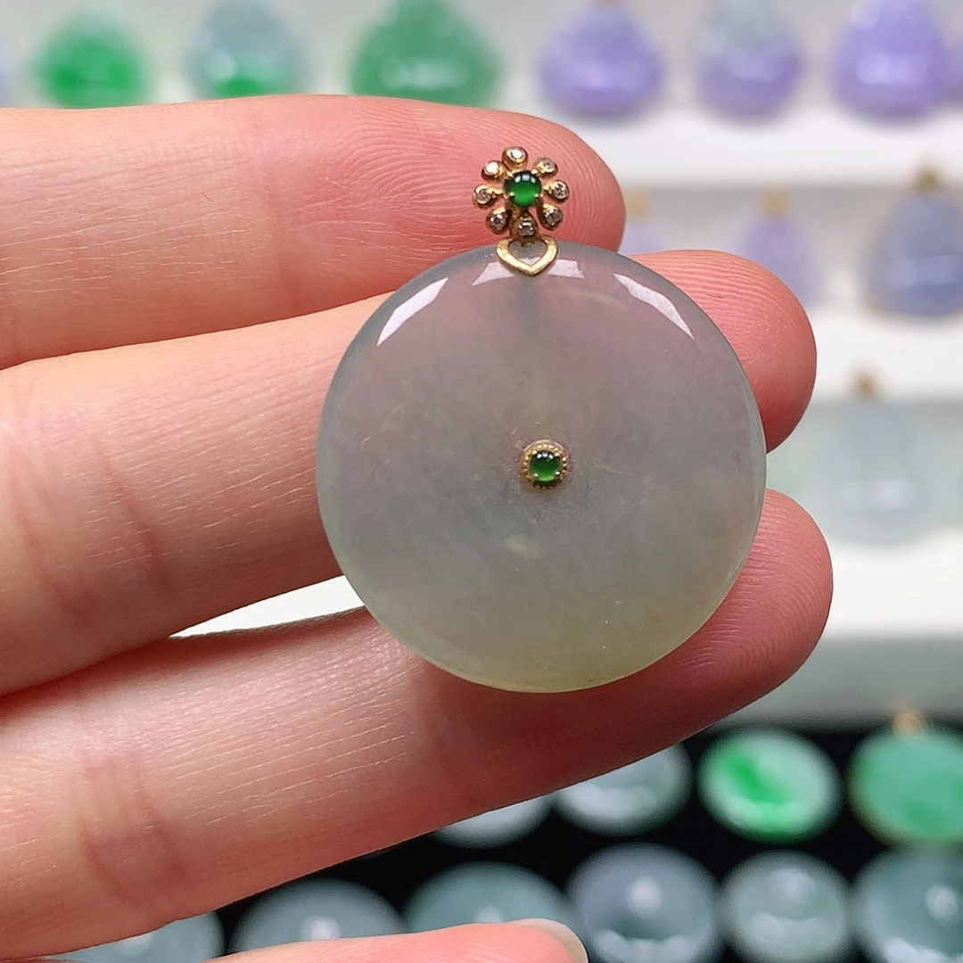 翡翠18K金镶嵌颈饰翡翠吊坠