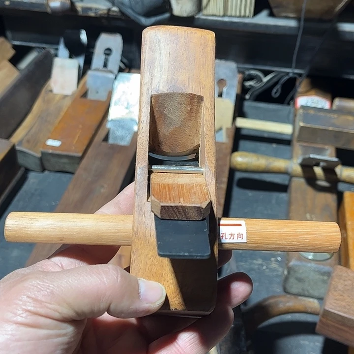 小***露刨子………………………………………………