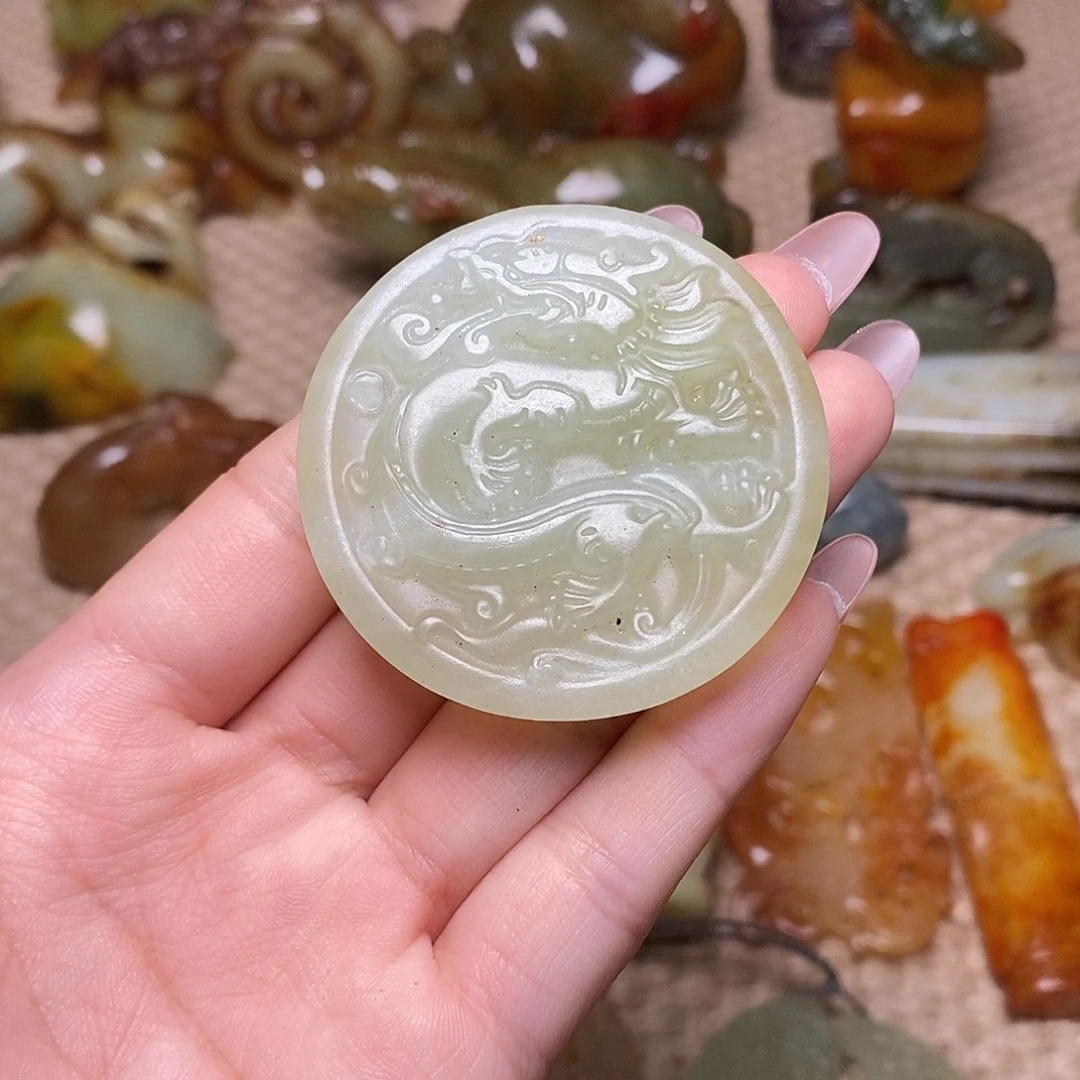 未镶嵌蛇纹石玉颈饰