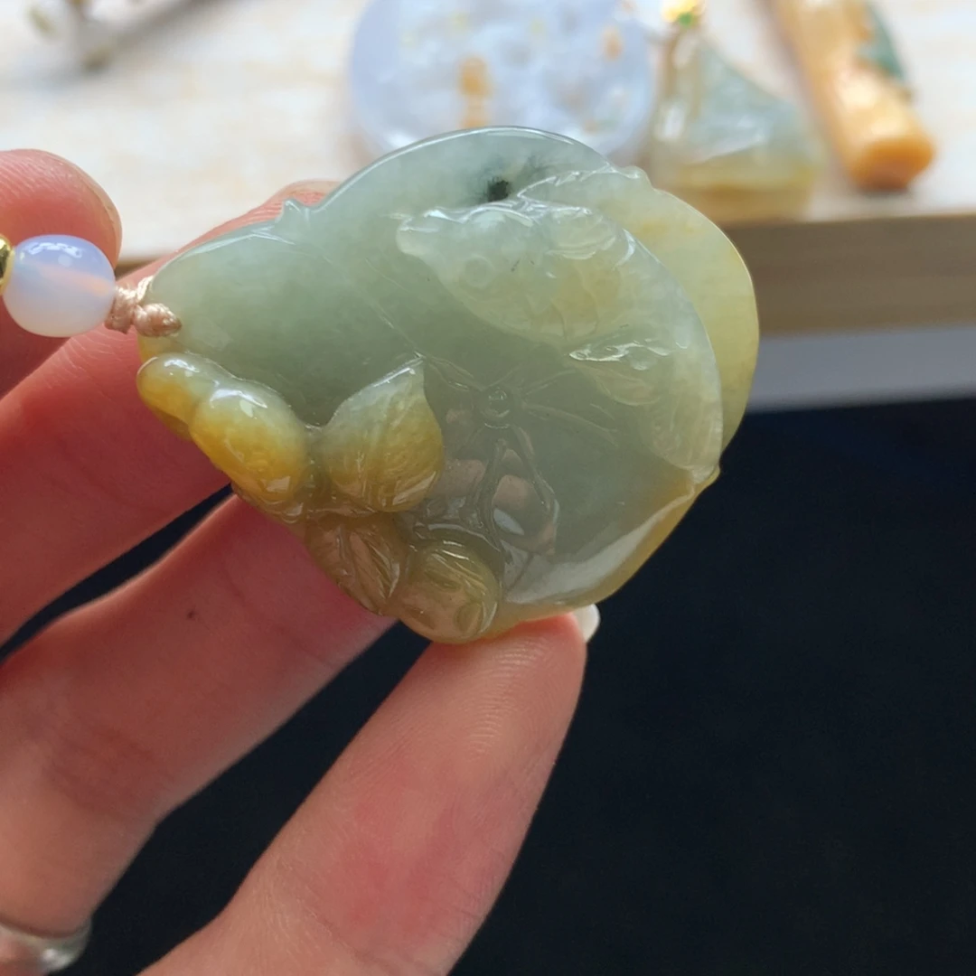 翡翠未镶嵌颈饰吊坠