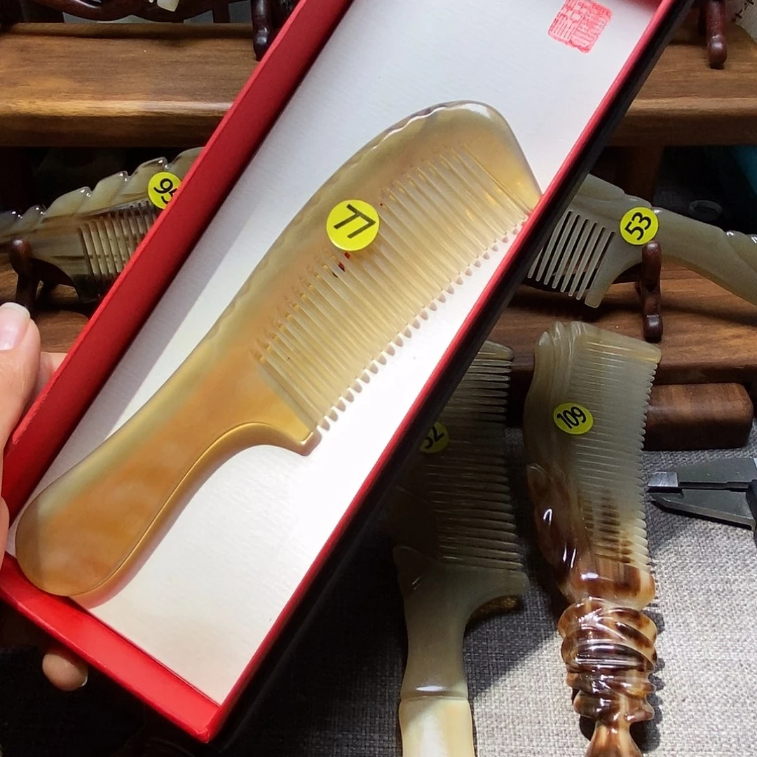 77 枫叶牛角梳牛角梳
