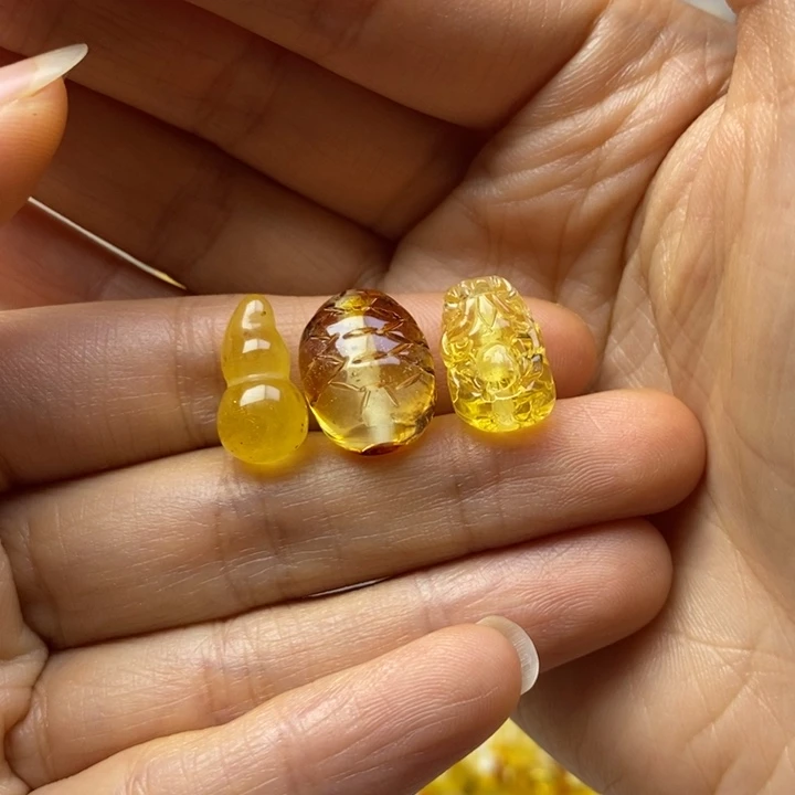 S***哈蜜蜡未镶嵌裸石瑕疵