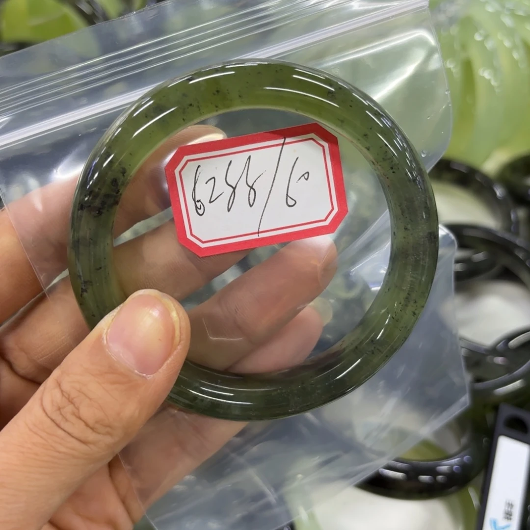 6***8蛇纹石玉未镶嵌天然岫玉手镯