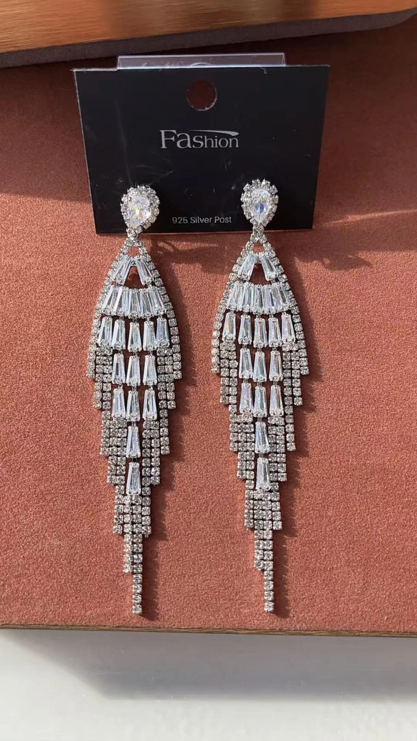 铜合金锆石耳饰 高定时尚款流苏耳环大气时尚0360