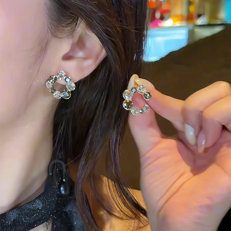 铜合金仿水晶耳饰 银质双色半环耳钉 白灰半圈精致优雅耳环