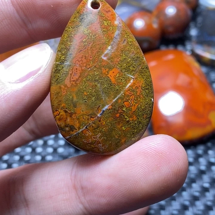 玛瑙/玉髓颈饰未镶嵌