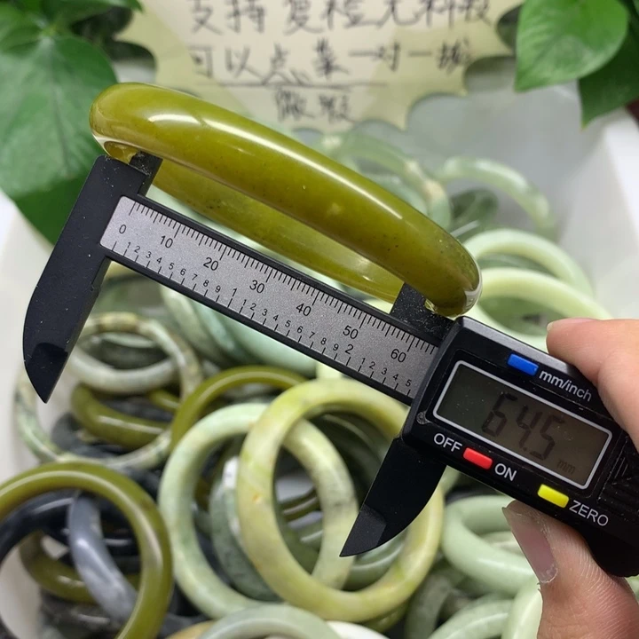蛇纹石玉未镶嵌手镯12