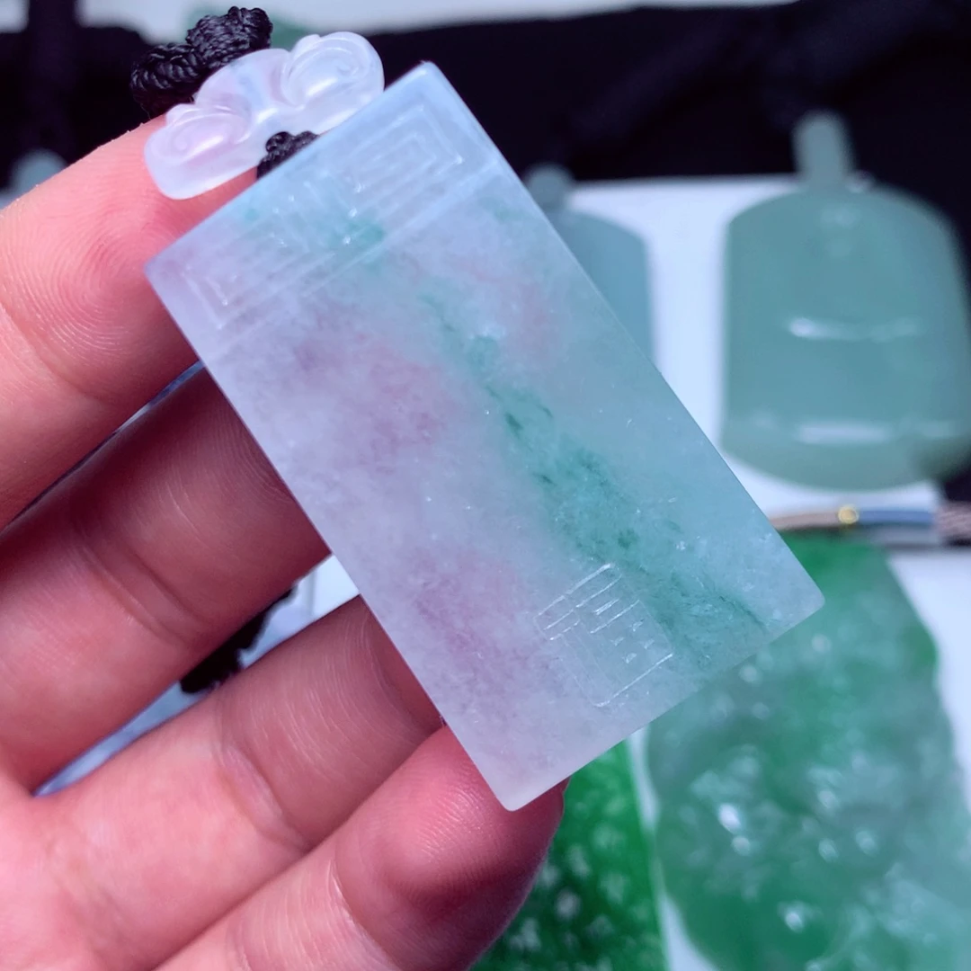翡翠未镶嵌颈饰天然A货翡翠