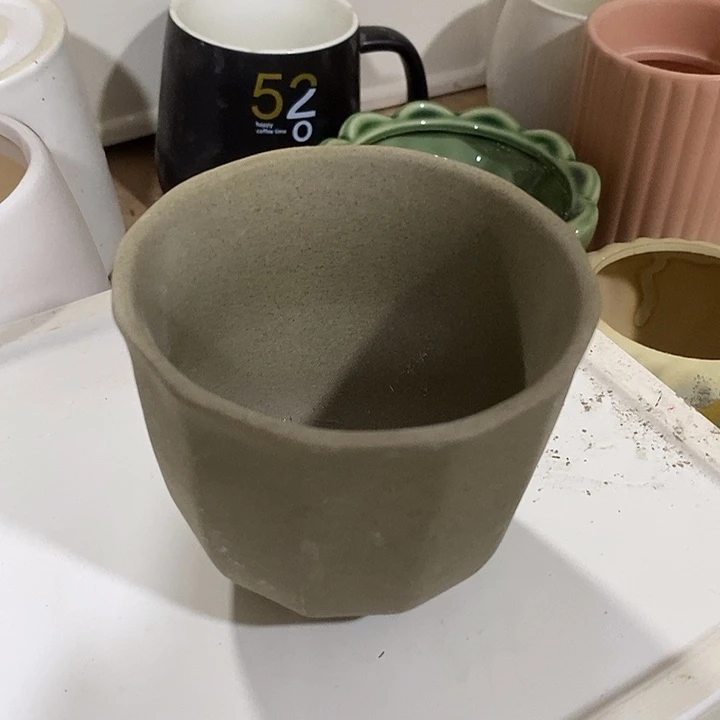 摆件陶盆有孔 瑕疵大 介意勿拍