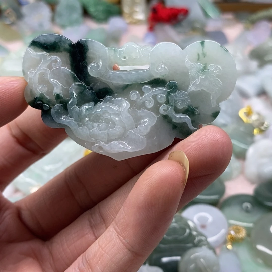 颈饰未镶嵌翡翠天然