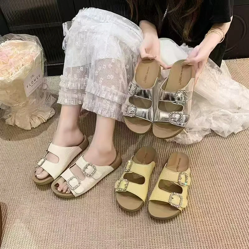 3563平底拖鞋女2025新款夏季外穿水钻方扣配裙不累脚一字凉拖鞋