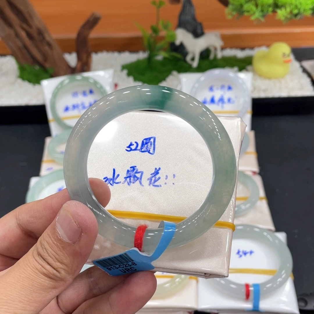 翡翠未镶嵌手镯缅甸翡翠