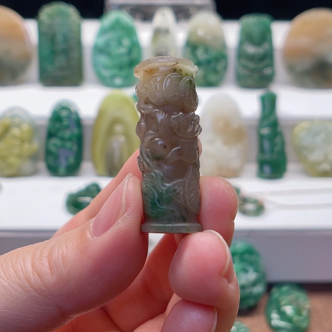 独山玉未镶嵌颈饰