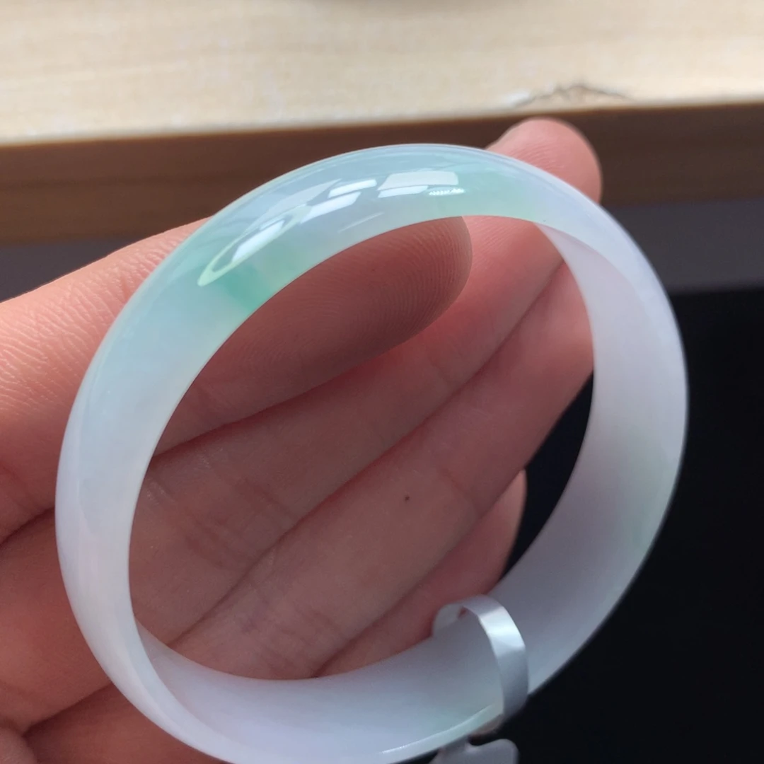 未镶嵌手镯翡翠手镯