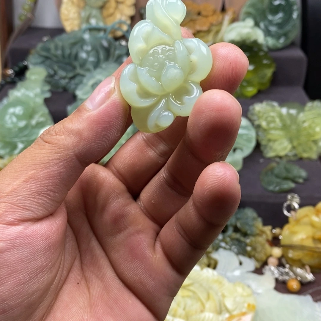 蛇纹石玉未镶嵌吊坠(不含链)