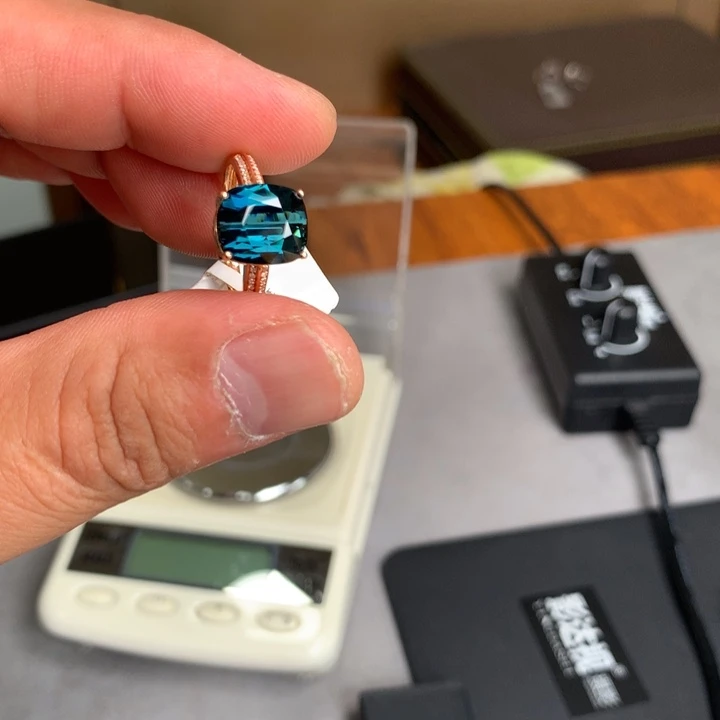 戒指18K金镶嵌碧玺碧玺