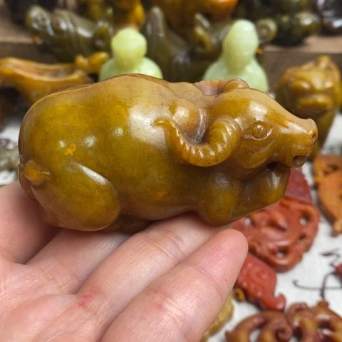 蛇纹石玉未镶嵌颈饰08