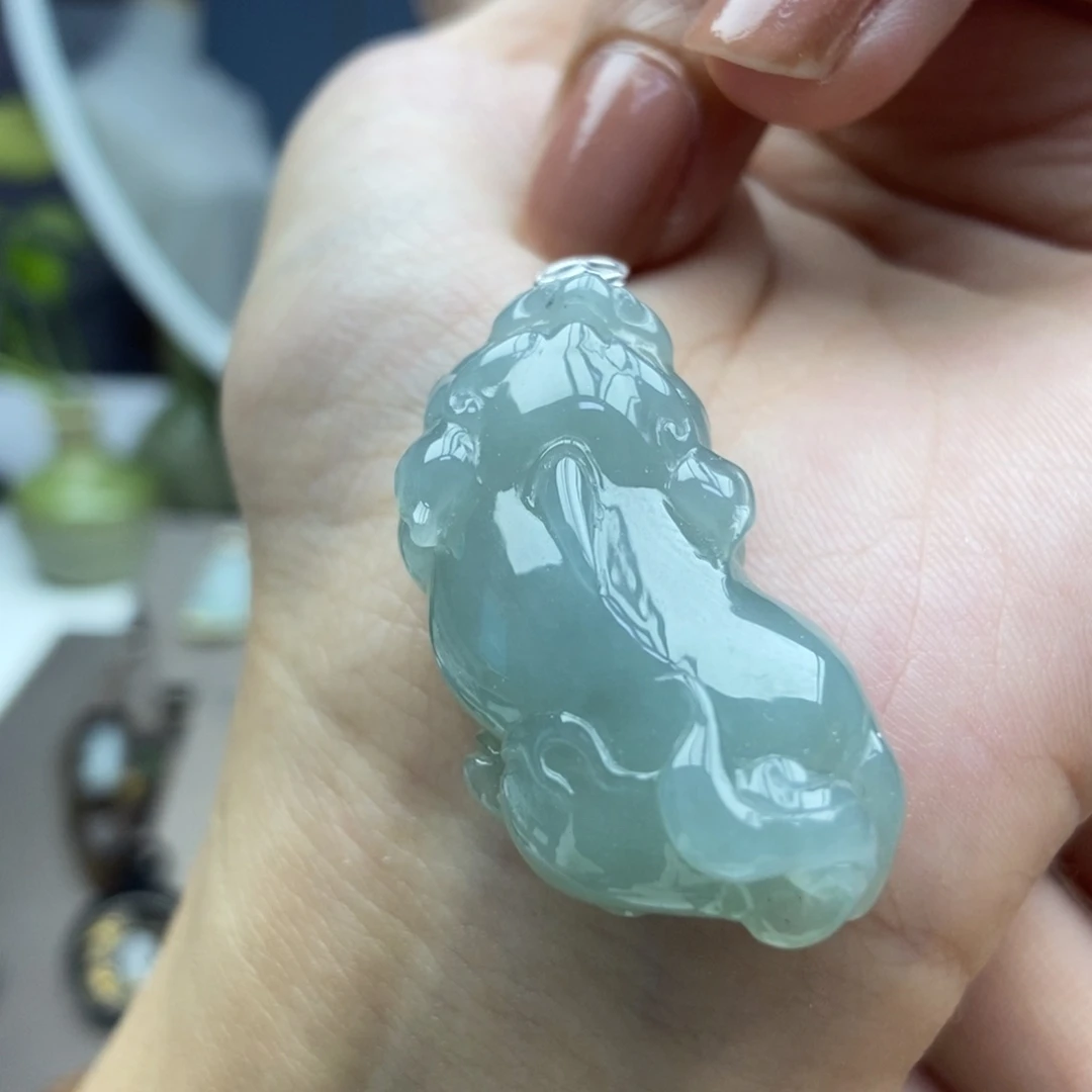 翡翠18K金镶嵌颈饰吊坠17