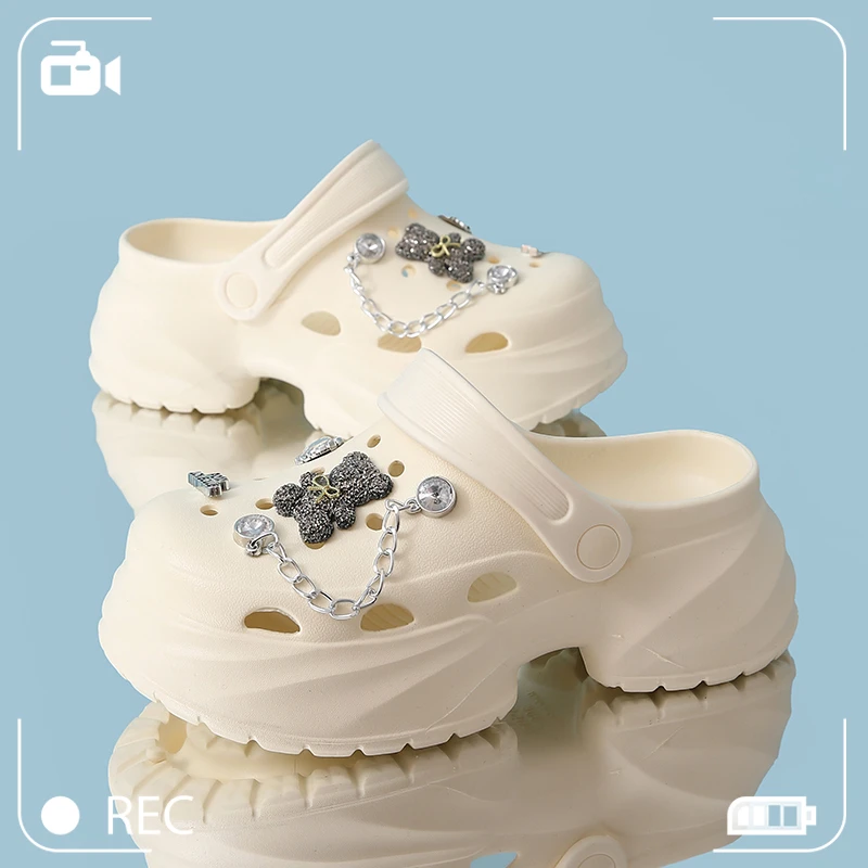 新款高颜值时尚洞洞鞋女外穿EVA加厚增高平底回弹舒适沙滩凉鞋女