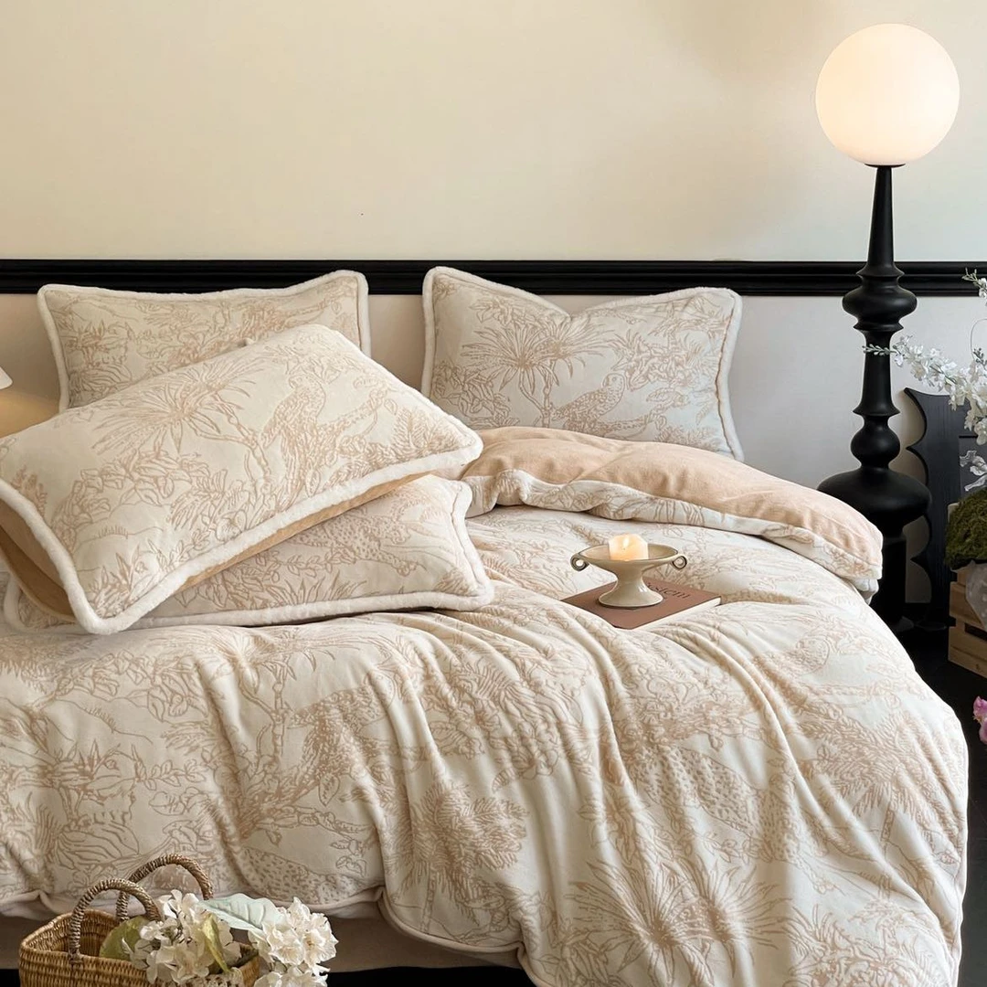 POCKET PIG/布袋猪【丛林-咖】小米貂牛奶绒雕花四件套