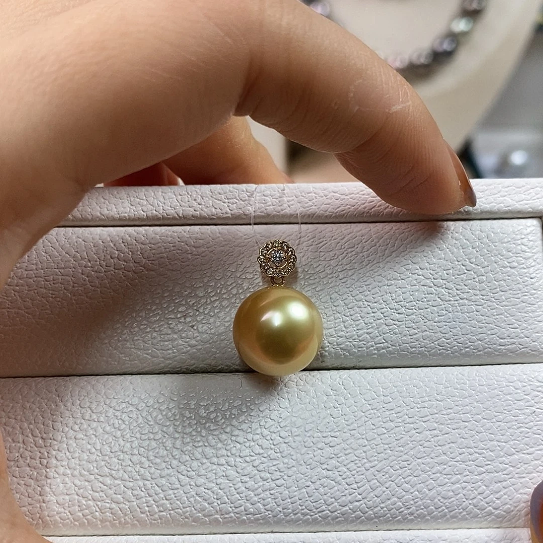海水珍珠18K金镶嵌吊坠(不含链)12.1m南洋浓金珠吊坠（微微瑕）