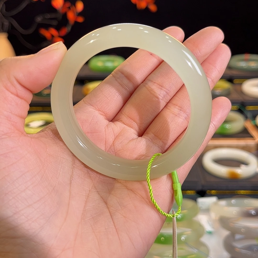 和田玉未镶嵌手镯高冰晴