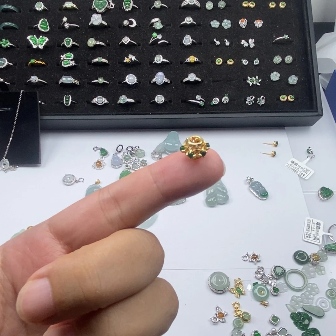 颈饰银S925镶嵌翡翠