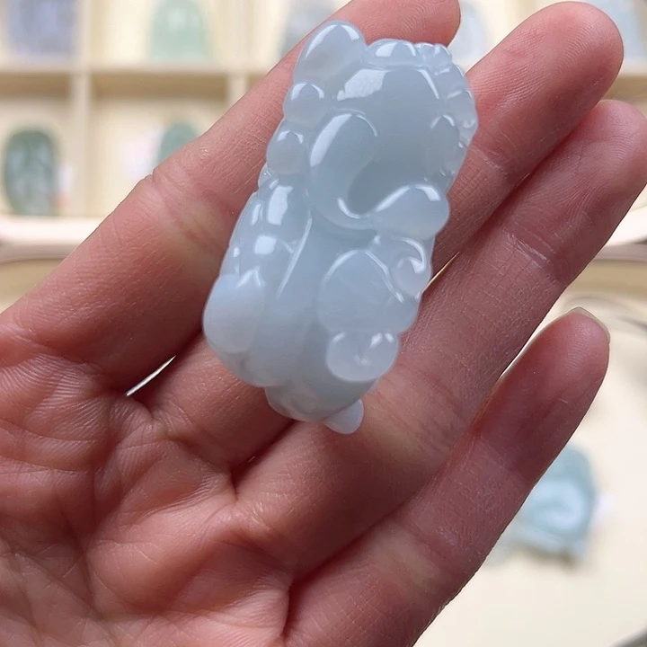 翡翠颈饰未镶嵌天然