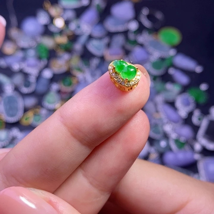 颈饰未镶嵌翡翠1